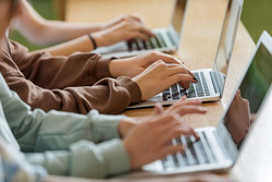 Guide sur l’intelligence artificielle générative offert par les Bibliothèques